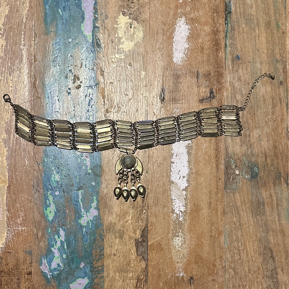 Free People vintage  brass  choker Necklace preowned - Picture 2 of 8